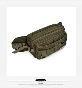 Dettaglio del marsupio tattico verde militare con cerniere multiple e cuciture a contrasto