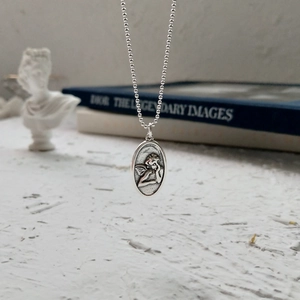 Retro 925 sterling silver guardian angel relief pendant necklace with bead chain design