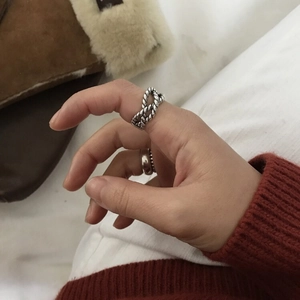 Vintage 925 sterling silver twisted rope ring featuring a minimalist woven design for women