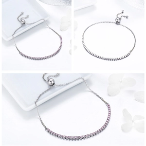 Makro-Detail von verstellbarem S925 Silber Box-Kettenarmband mit rosa Zirkonia Stein