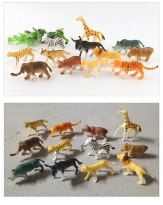 Collection de 12 mini figurines d'animaux sauvages réalistes incluant lion et girafe