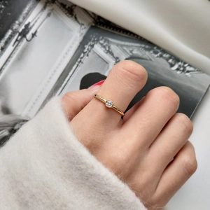 Minimalist 925 silver open ring in gold finish with a sparkling round zircon stone