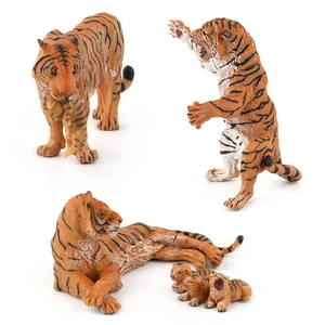 Set di figure realistiche di tigri con tigri adulte e cuccioli per l'educazione dei bambini