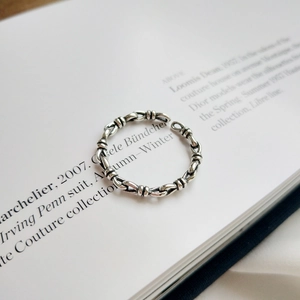Vintage 925 sterling silver knotted chain ring with an adjustable open design