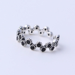Retro S925 sterling silver wavy ring with black zircon and beaded adjustable open band
