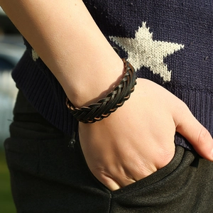 Retro multi-layer woven leather bracelet in black for men with adjustable drawstring