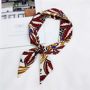 Sciarpa in seta da donna con stampa a foglie bohémien beige e bordeaux