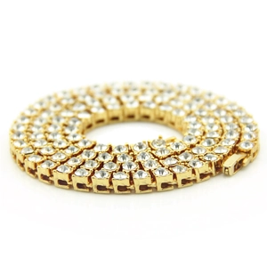 Detailed view of 5mm single row gold-plated hip hop chain with secure square clasp closure
