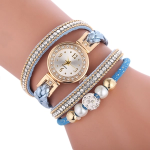 Montre-bracelet multicouche bleue pour femme avec strass brillants et perles de nacre