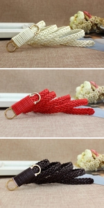 Cinture intrecciate sottili color crema, rosso e marrone con fibbie a morsetto dorate