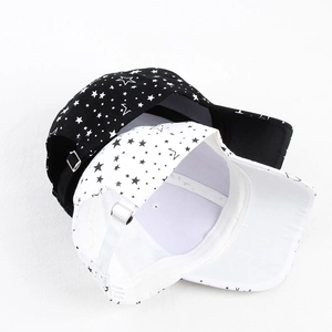 Star pattern print baseball caps in black and white styles with adjustable metal buckles