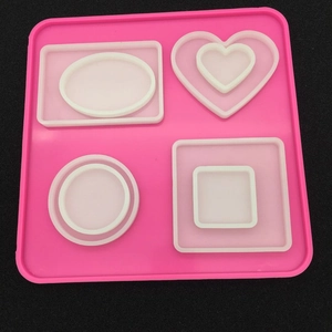 Ensemble de moules en silicone avec formes de cœur et géométriques pour résine