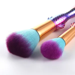 Set de 5 brochas de maquillaje sirena con degradado y mangos de escamas moradas