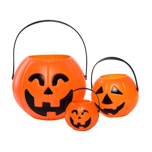 Three-piece orange Halloween pumpkin bucket set with black handles in varied sizes