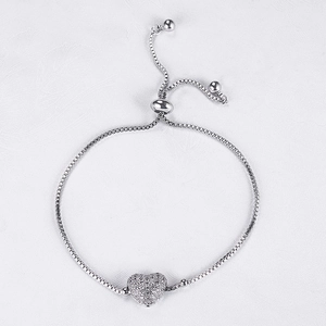 Bracelet coeur en argent avec pavé de zircons et chaîne à mailles ajustable