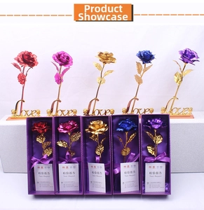Detailed set of gold foil roses with Love stands and gift boxes in five colors