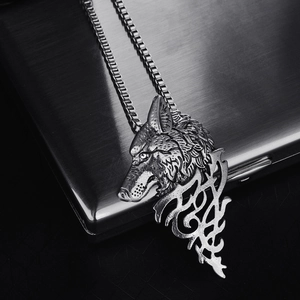 Vintage silver wolf head pendant necklace for men with detailed totem metal box chain