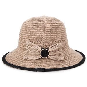 Cappello da sole in paglia kaki con fiocco in maglia e anello dorato decorativo