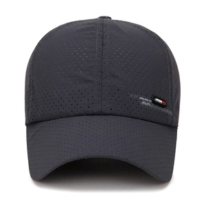 Dunkelgraue atmungsaktive Mesh-Basecap mit Utility-Sport-Label zum Angeln im Freien