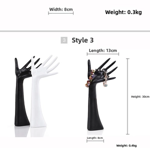 Dimensions détaillées du présentoir à bijoux en forme de main pour bagues et bracelets