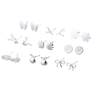 Set di orecchini minimalisti in argento 925 con diverse forme per donne