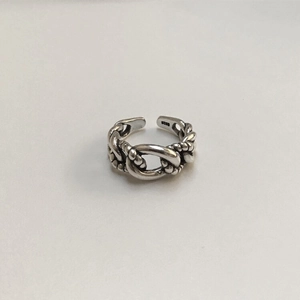 Vintage 925 sterling silver open ring with braided chain texture and oxidized finish