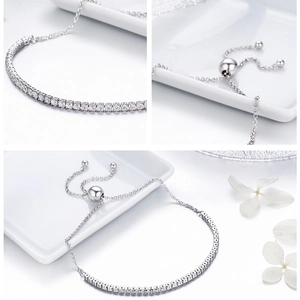 Details eines verstellbaren Silber-Tennisarmbands mit Zirkonia und Schiebeverschluss