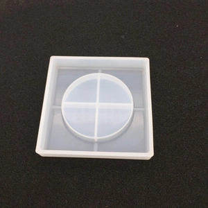 Square translucent silicone resin mold for DIY ashtrays with a central cross-grid design