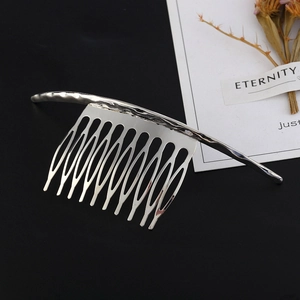 Elegant silver metal hair comb with wavy design and polished teeth for women hair accessories