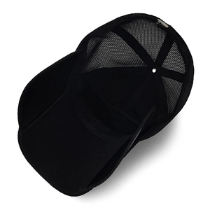 Gorra de béisbol clásica de malla negra con diseño transpirable y hebilla metálica