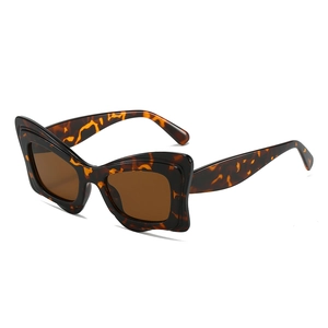 Lunettes de soleil papillon surdimensionnées à monture écaille et verres bruns