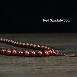 108 Perlen Mala-Armband aus sambischem Sandelholz mit dekorativem Knoten-Detail