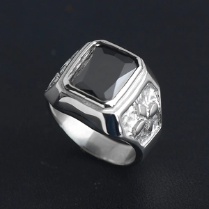 Bague vintage pour homme en acier inoxydable sertie d'un grand onyx noir rectangulaire