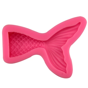 Moule en silicone rose en forme de queue de sirène pour fondant et chocolat détaillé