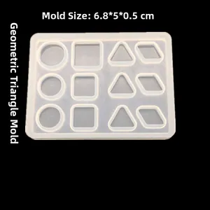 Dettaglio macro dello stampo in silicone multi-forma 6,8x5x0,5cm per gioielli fai da te