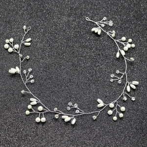 Elegant 35cm handmade bridal headband with silver wire, white pearls and clear crystals
