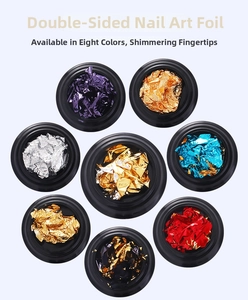 Detailoverzicht van acht potjes gekleurde metallic nagelfolie voor glanzende nagelkunst