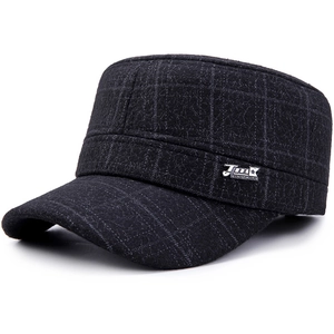 Winter Schirmmütze mit Karomuster und dickem Warmfutter für Herren in klassischem Schwarz