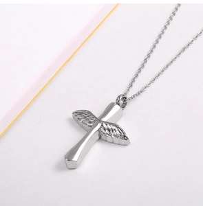 Polierter Kreuz- und Flügel-Ascheanhänger aus Edelstahl an einer O-Kette