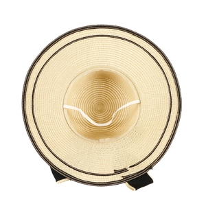Chapeau de soleil en paille beige à large bord avec ruban noir et cordon pour la plage