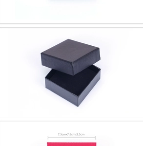 Black and red textured paper jewelry gift boxes with dimensions 7.5x7.5x3.5cm
