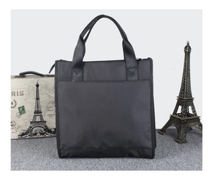 Vorderansicht der schwarzen Business-Handtasche aus Nylon mit Eiffelturm-Modell-Dekor