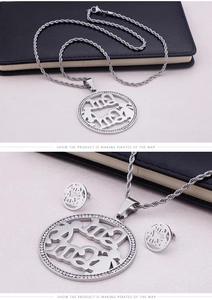 Macro view of silver MAMA letter jewelry set with pavé rhinestones and rope chain link