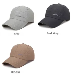 Trois casquettes de sport en gris, gris foncé et kaki avec tissu en maille respirant