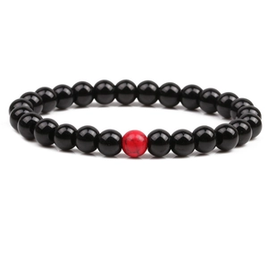 Set di bracciali con perline nere da 8mm e una singola pietra d'accento turchese rosso