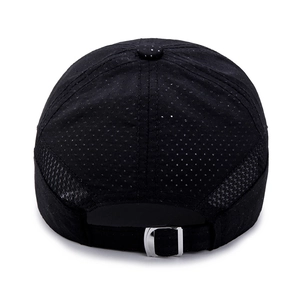 Breathable black quick-dry baseball cap with mesh structure and adjustable metal buckle