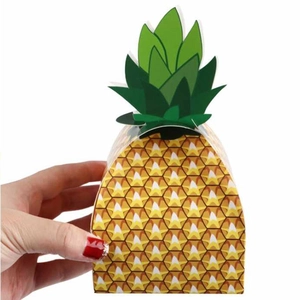 Creative DIY pineapple shaped yellow paper candy box with green leaves for gift packaging