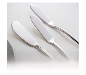Three-piece set of 304 stainless steel butter knives with polished mirror finish blades