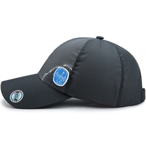 Quick-dry dark grey sun hat with breathable mesh side panels and high-tech patch