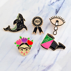 Lot de 5 broches en émail artistique avec orque, médaille, œil en pleurs et pellicule